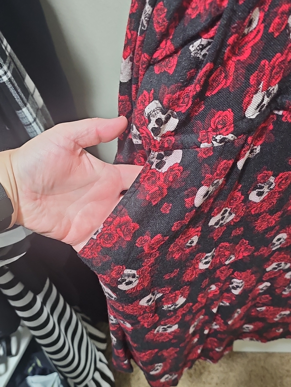 Torrid Red & Black Skull Rose V-Neck Dress - Picture 3 of 7